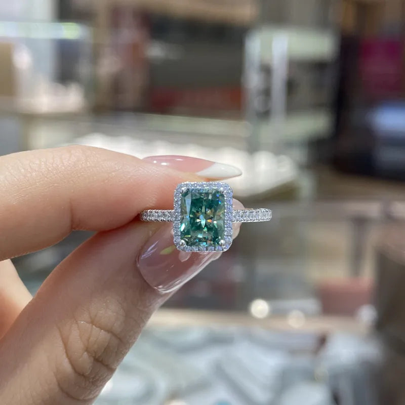 Anillo Elegante de Moissanita