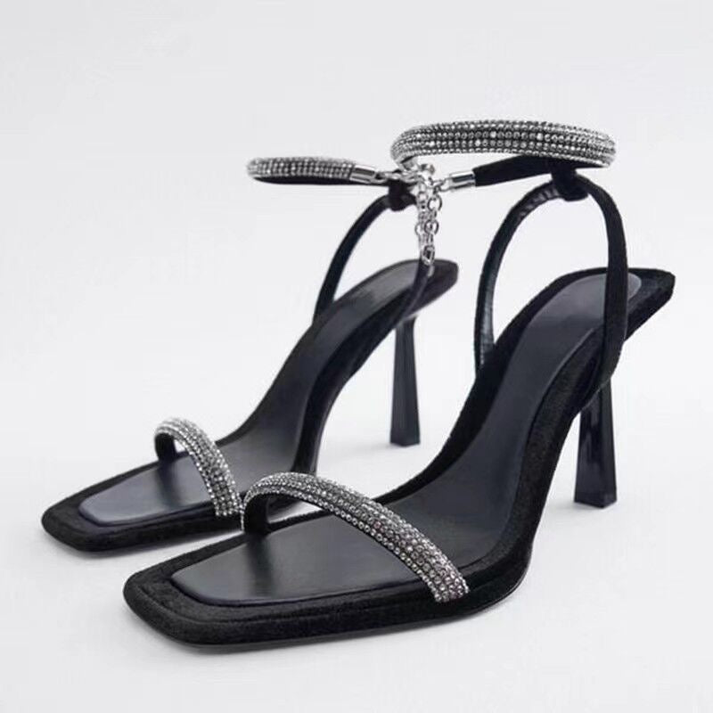 Zapatillas Negra y Plateada