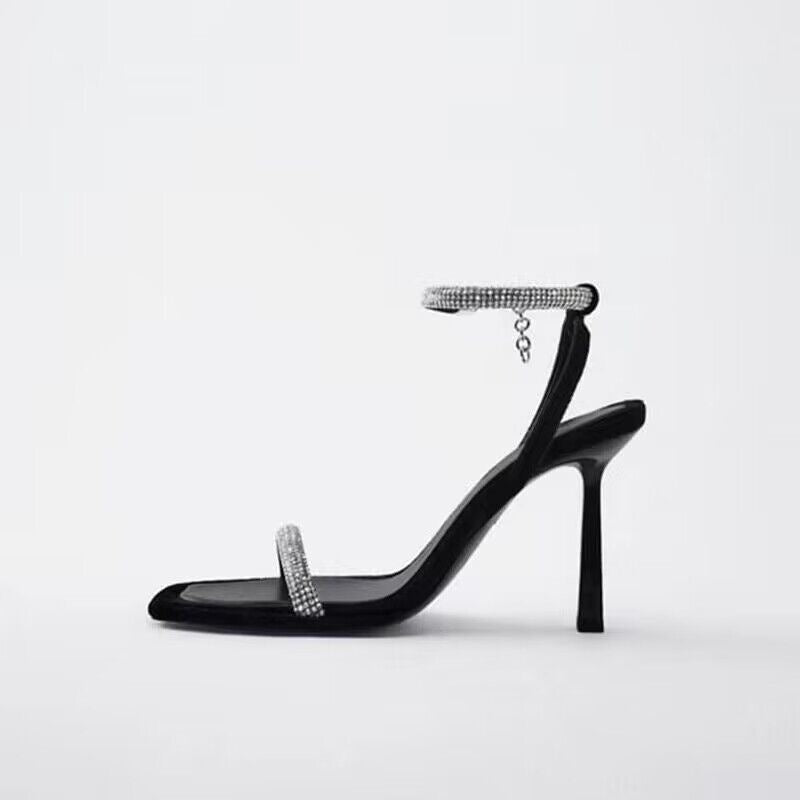 Zapatillas Negra y Plateada