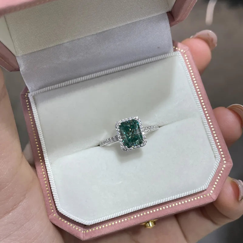 Anillo Elegante de Moissanita