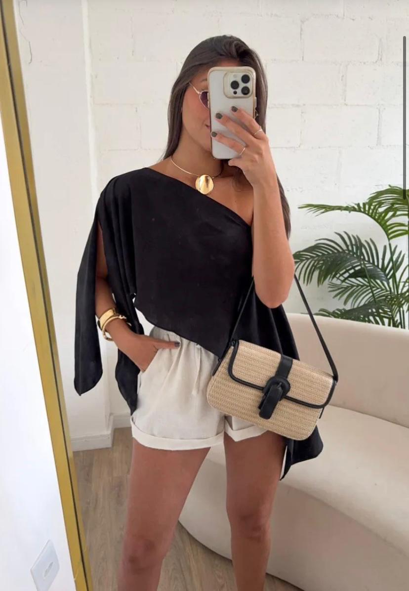 Blusa asimétrica